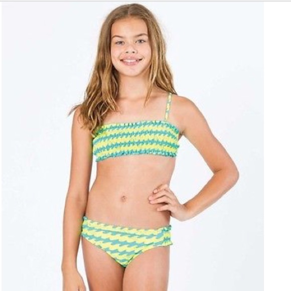 Girl’s Billabong bikini top. - Picture 5 of 5